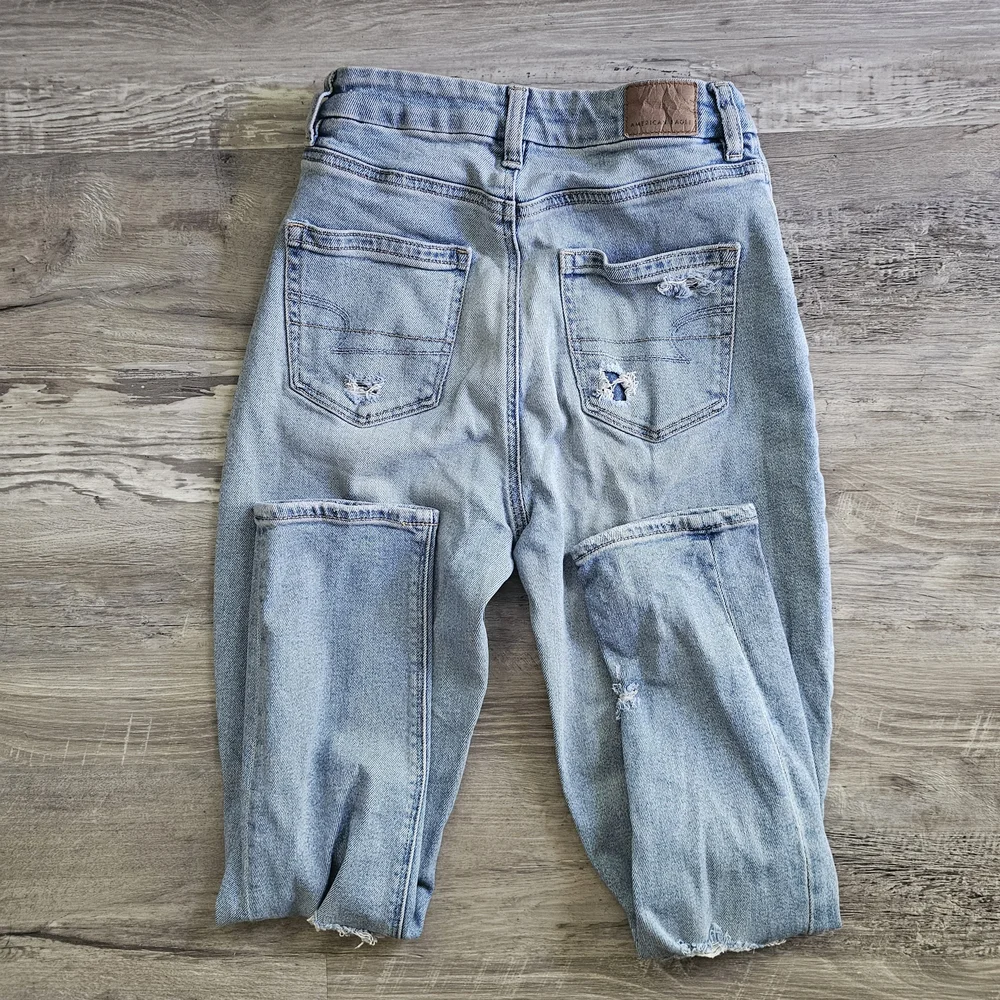 American Eagle Outfitters Stretch High Rise Curvy Mom Jean Size O